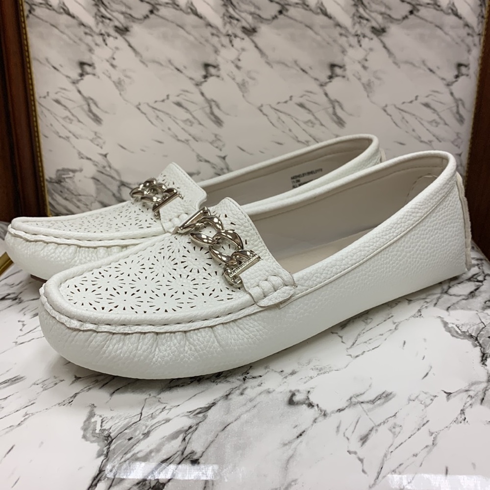 Ann Klein Shelby White Faux Leather Loafers Size 11 M